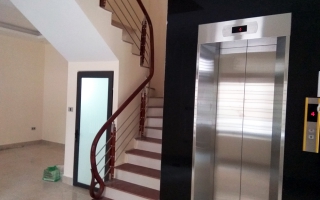 Cầu thang inox gỗ tại Quận Tây Hồ